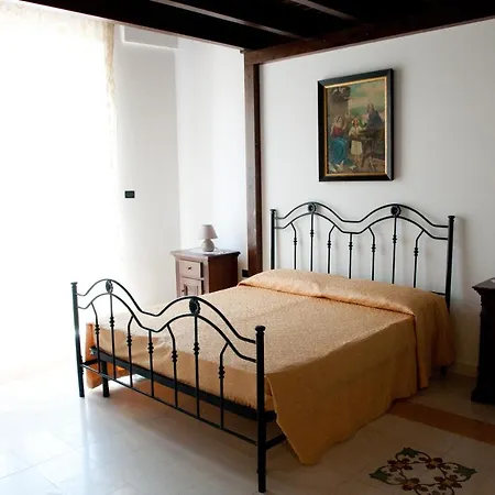Casa Con Volte A Stella