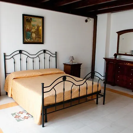 Casa Con Volte A Stella *